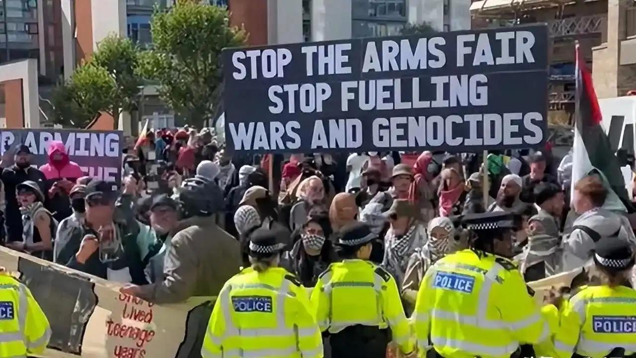 多名中国公民被英边境执法人员长时间扣留、盘查，中方严重关切，向英方提出严正交涉。