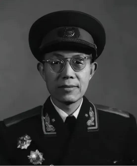 1937年红军干部流浪西北，写对联谋生，地主看字一眼识破：你是高级干部
 
19