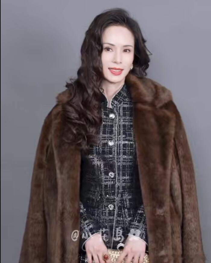 短剧也有自己的浪姐李若彤刚演完爆款就进组《夫人4》，刘晓庆叶璇也没闲着，这阵容短