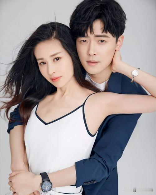 颖儿女儿小月亮今年8岁了，
我猜她长大后最困惑的问题
不是数学题，而是“为什么我