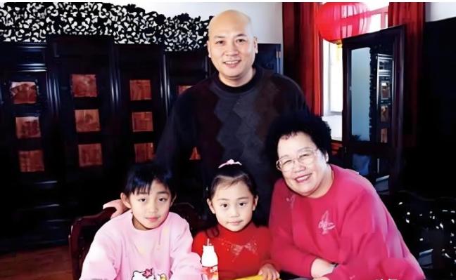 那个和现实中的“唐僧”当了36年夫妻的女人走了，她曾遭到无数女人的羡慕。据悉，陈