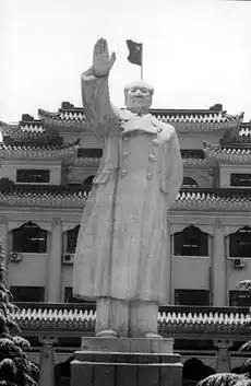 别再光喊毛主席伟大了，太单薄！你知道美国最高傲的政客见了他是什么样吗？尼克松在他