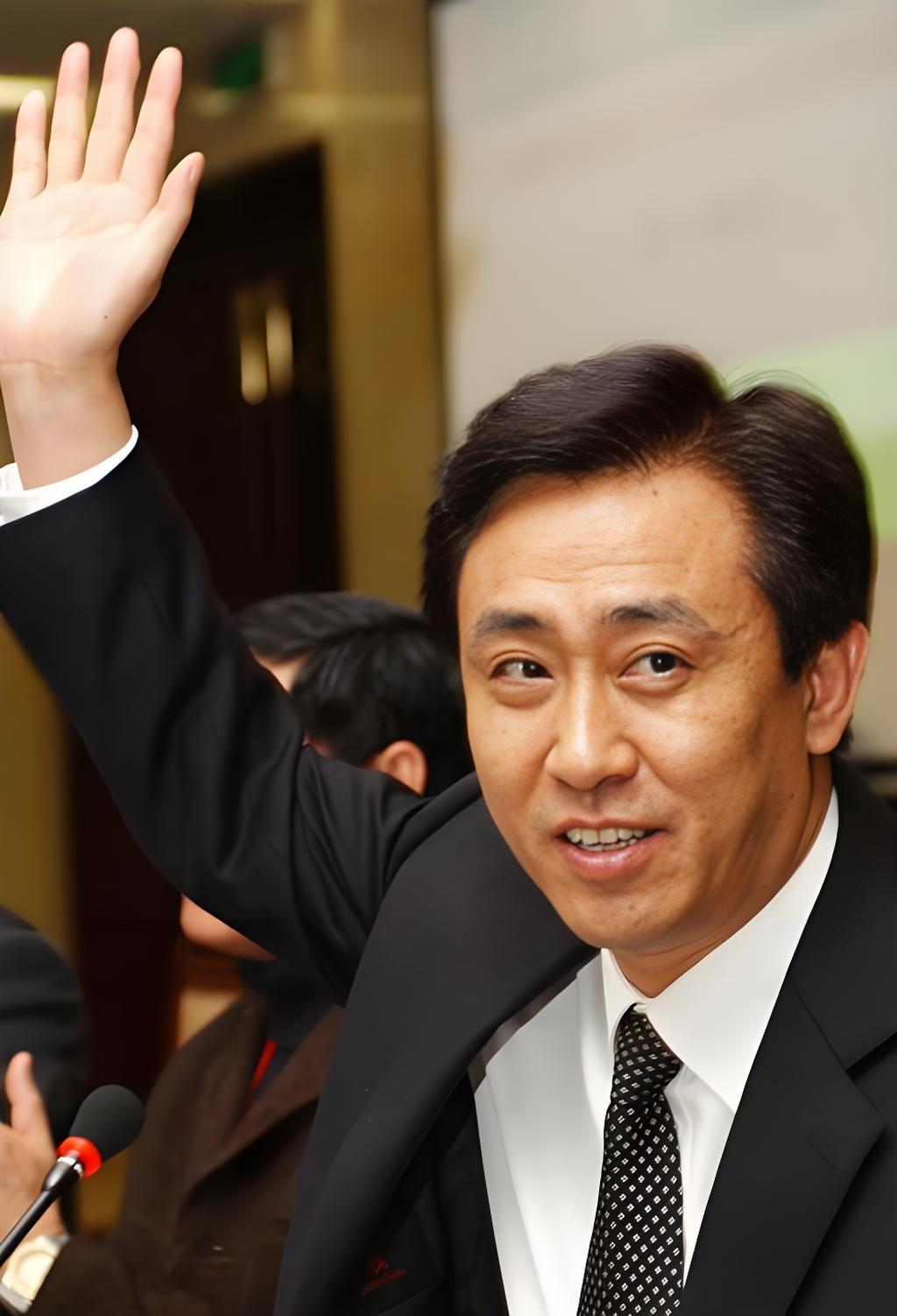 许家印的千亿“大窟窿”：何以填补？路在何方？
 
许家印留下的巨额债务“大窟窿”