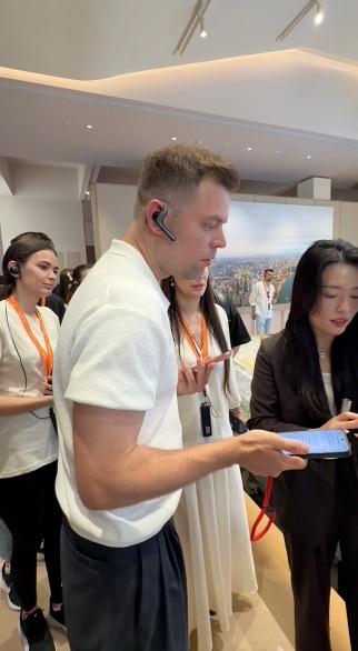 网传俄罗斯富豪组团来上海，委托上海房产机构，抄底楼市，认为上海楼市是资金的避风港