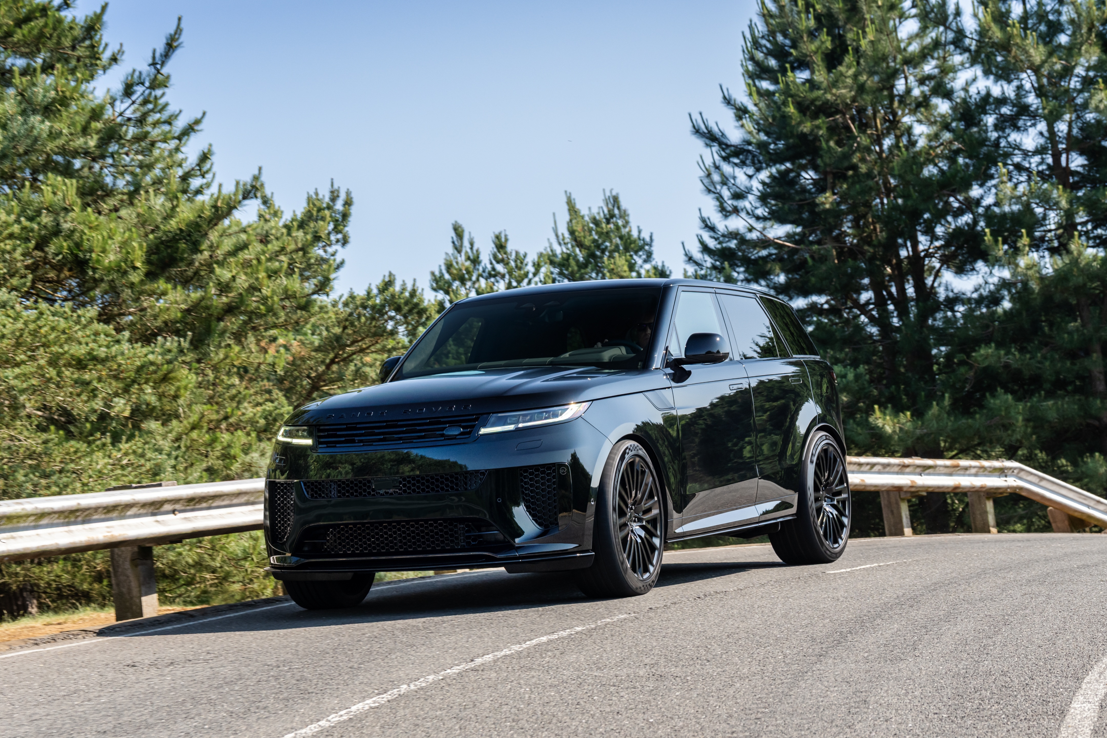 2026 Range Rover Sport SV 