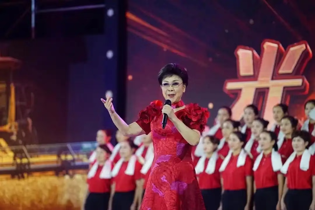 李谷一确认缺席马年春晚李谷一老师都80多了，坚守在除夕夜这么多年，年纪也大了让人