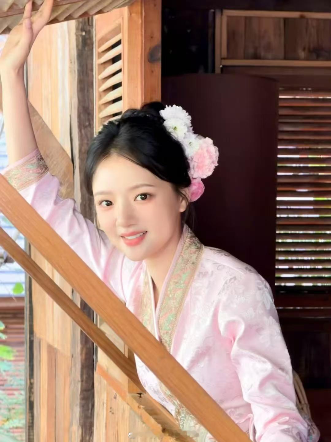 任敏你吃饭了吗哈哈哈哈哈 鹿晗任敏的I人互动确实好笑又真实，没有刻意装腔作势，笨