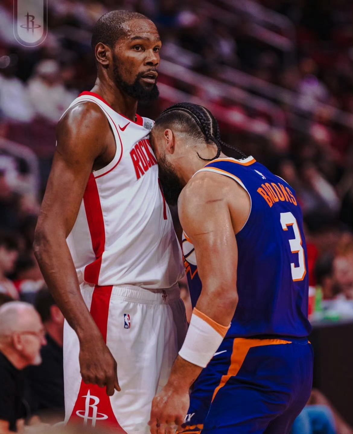 比赛预告：明日9:00，火箭主场迎战太阳，如果亚当斯不复出，我觉得赢的概率很小，