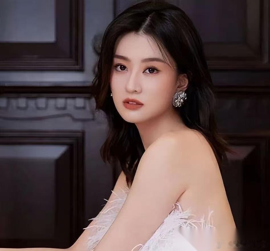 吐槽乔欣老公不帅？ 我反而觉得她赢麻了， 何必总拿拿她老公颜值来和杨洋对比，然后