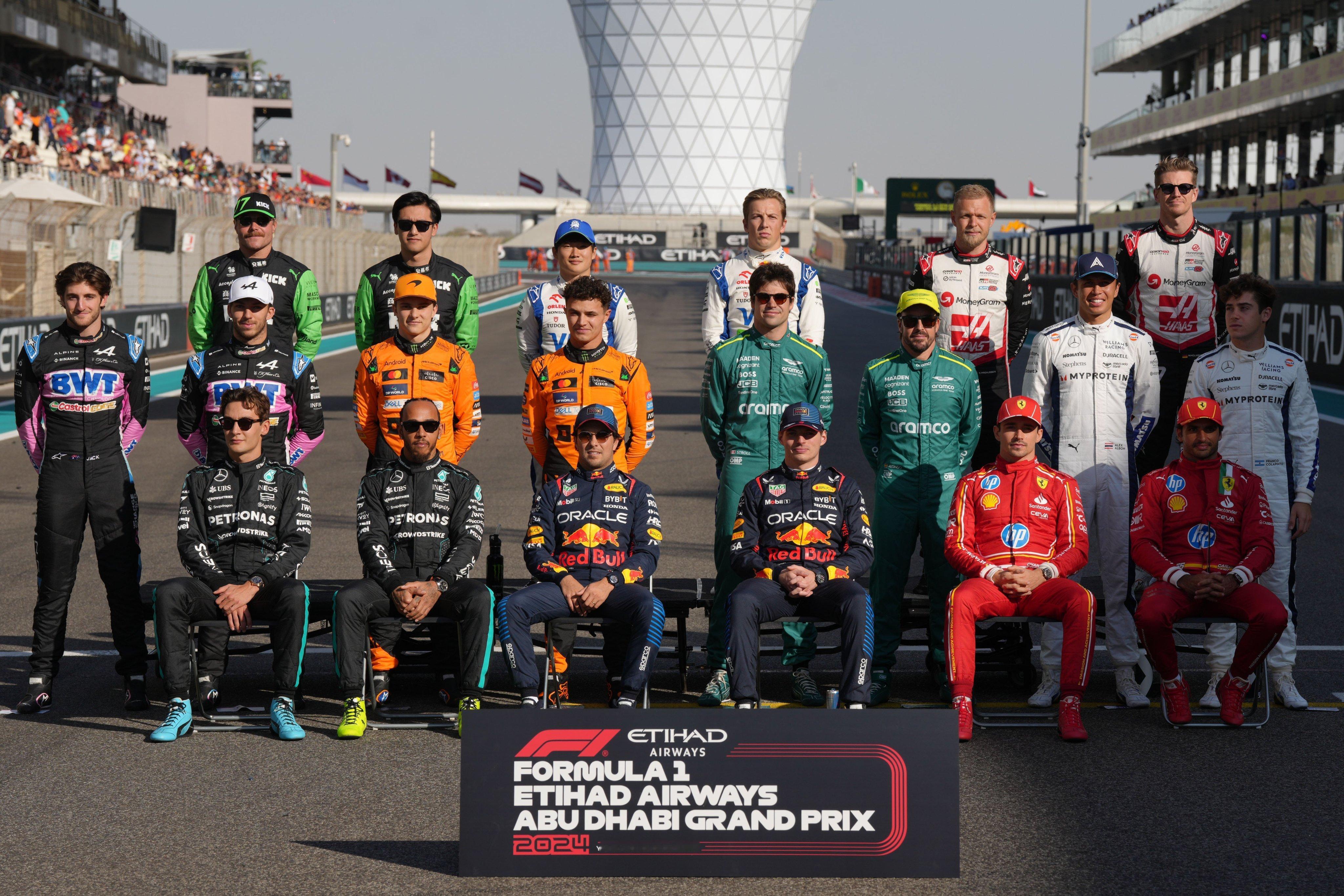 F1 2024赛季年终大合影！ 