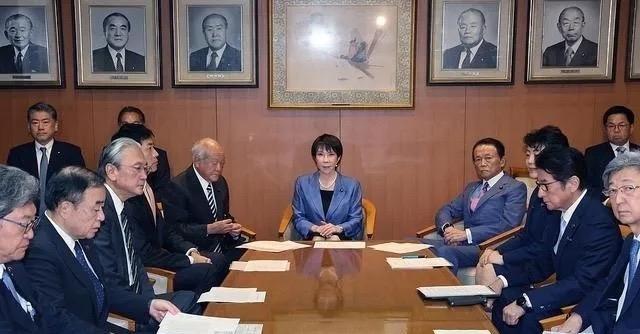 看到有人分析出，日本最担心的就是把战火烧到本土，因为日方领土狭小，四面环海，本土