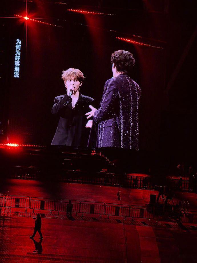 张远被李昊做局了 现场这热闹劲儿没谁啦！张远跨年演唱会嘉宾李昊，合唱《富士山下》