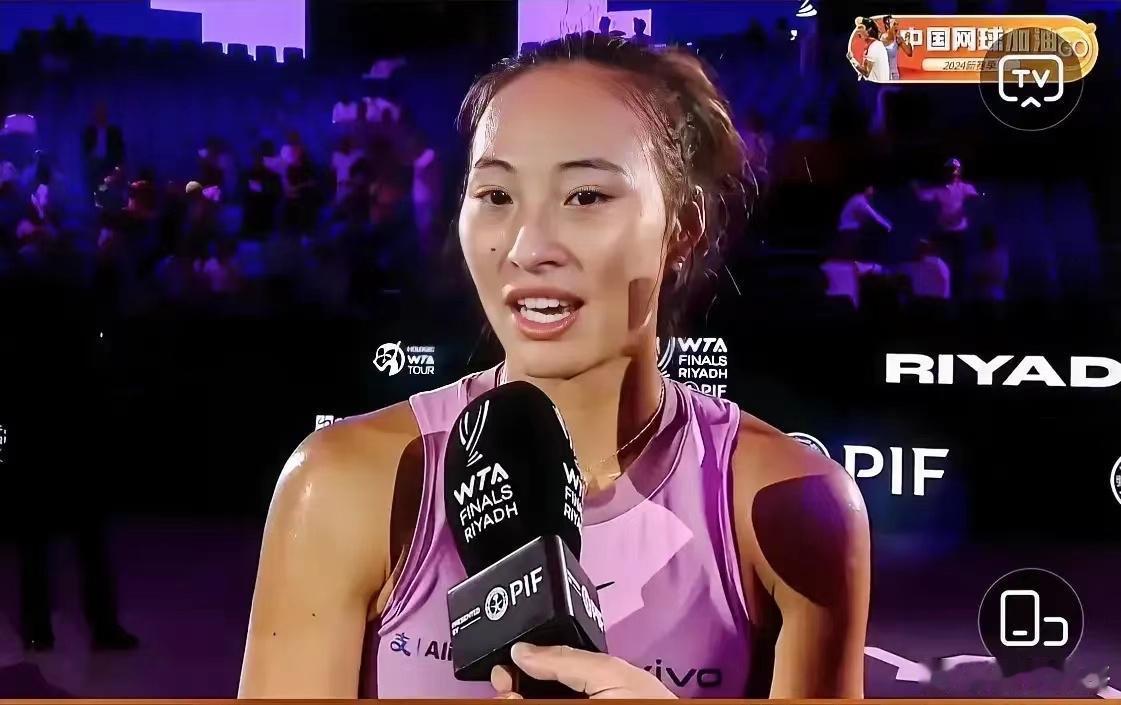 郑钦文2:0克雷吉茨科娃！赛后她说了4句肺腑之言，引来记者掌声雷动1、真的是太意