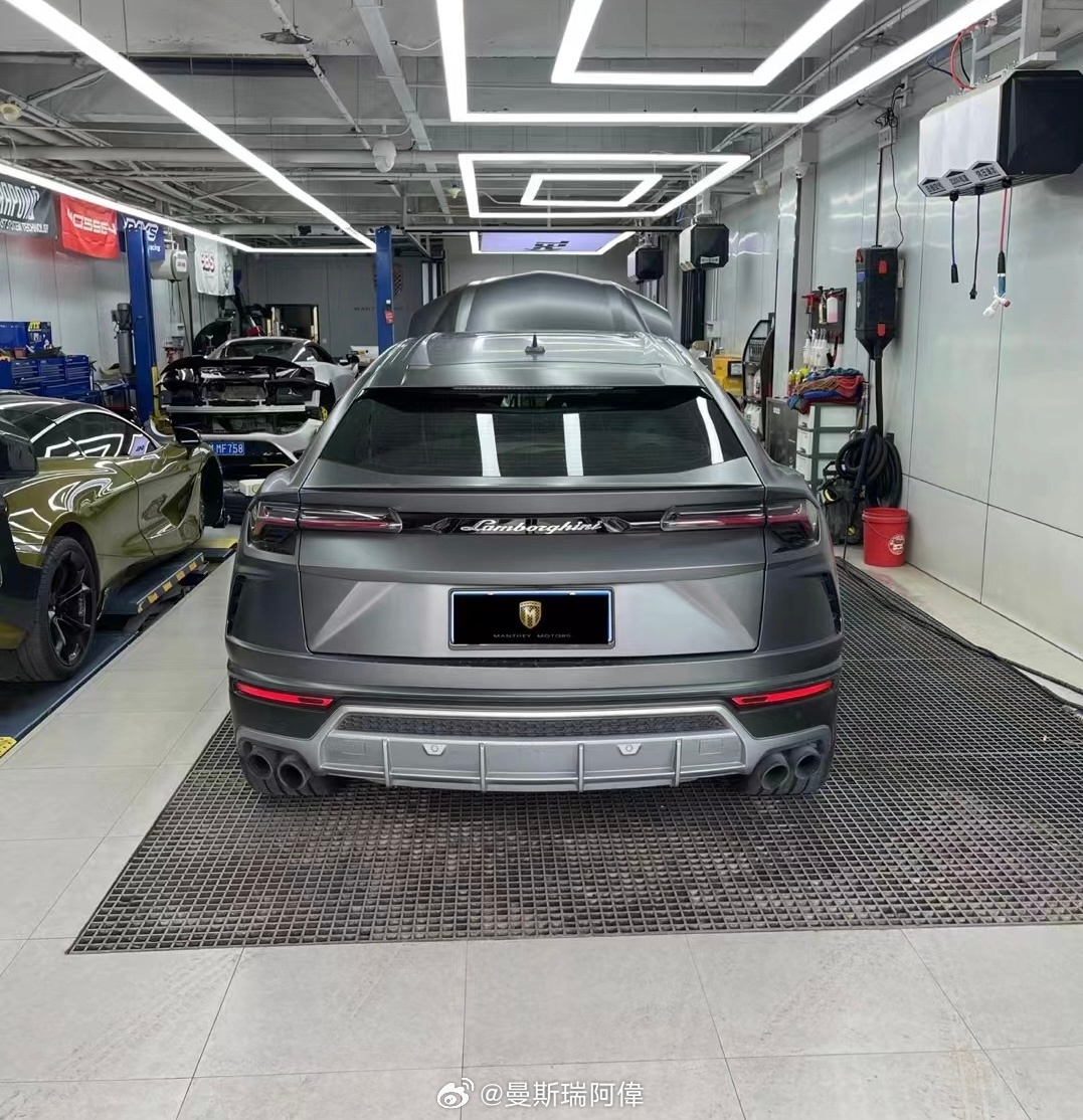 兰博基尼Urus  灰外油蜡皮老钱风19年上牌3万公里 京牌一手 原版原漆1XX