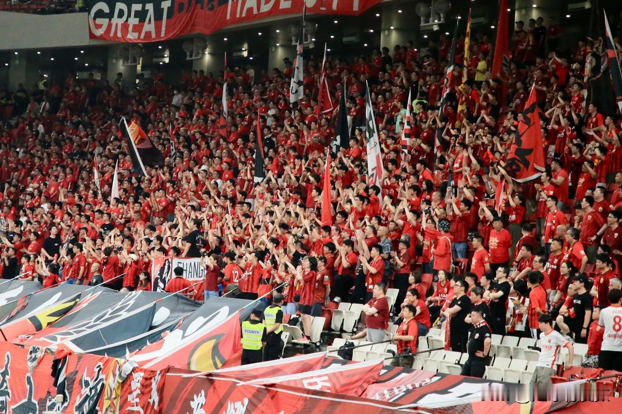 中超第14轮观众上座人数

1、北京国安 VS 南通支云：43113人
2、成都