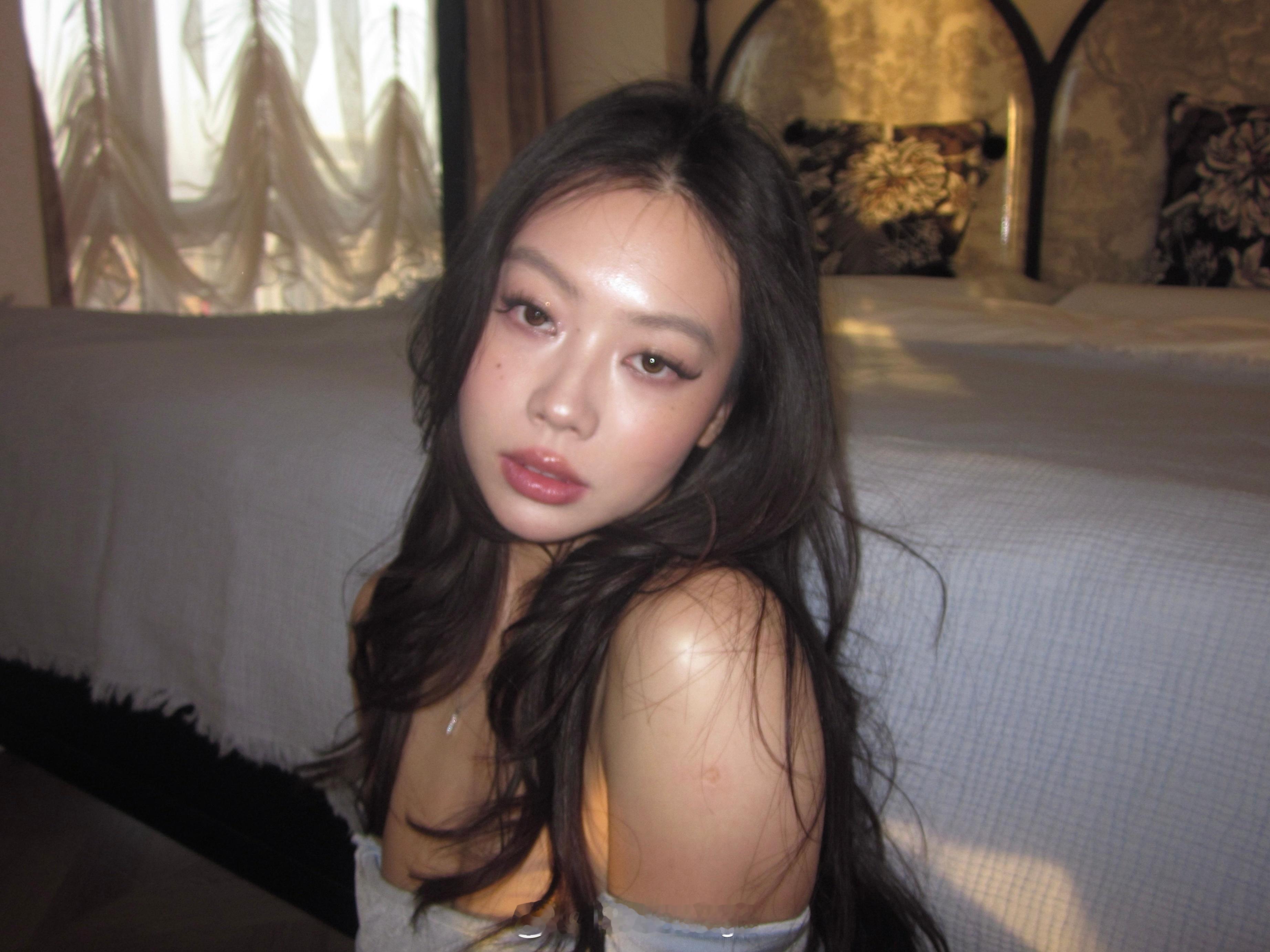 嘿嘿 大家过年好呀 我们这里一直在放炮（偷偷po张近照