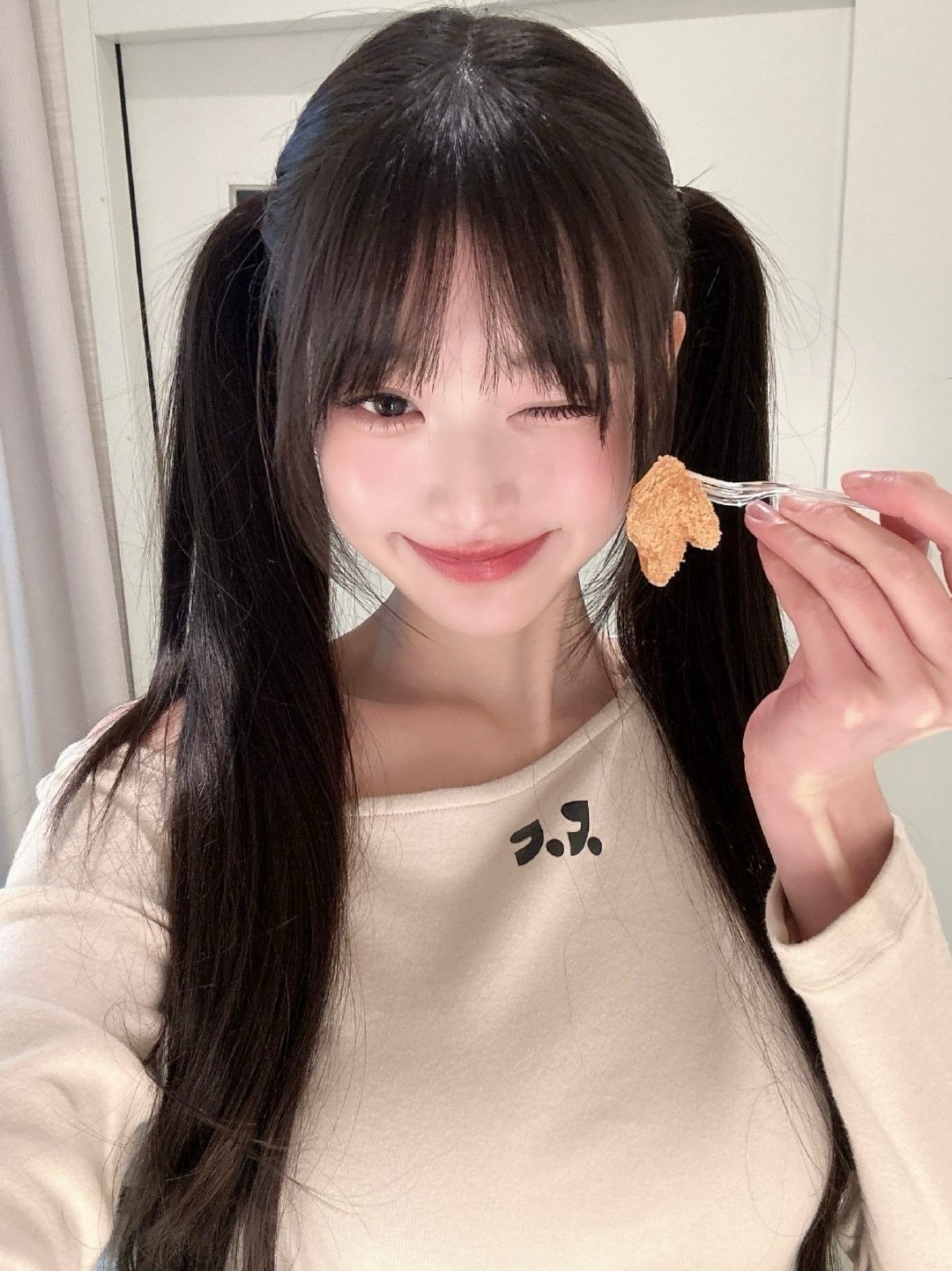 最会自拍的小女孩张元英 ​​​