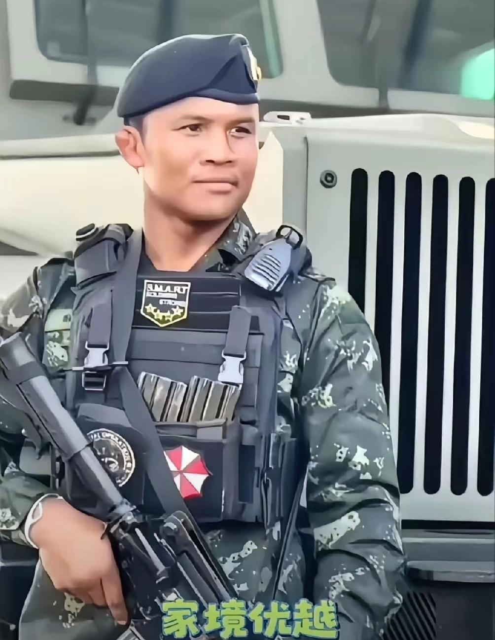 他打服了全世界，却选择向国家报到。
40岁的播求，在拿下两条世界金腰带、身家过亿