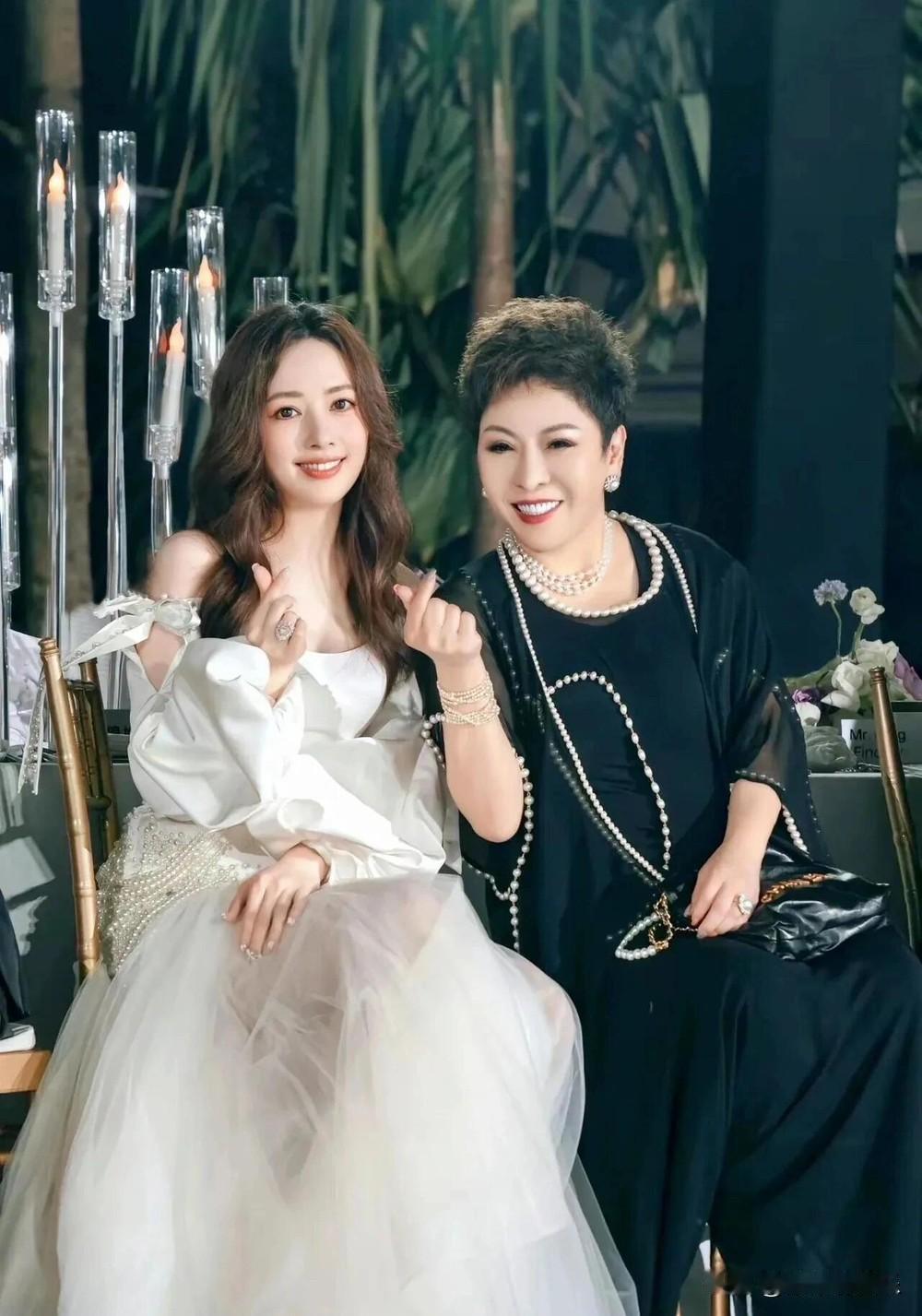 向太说：家庭幸福的秘诀，就是善待儿媳，我从来没有对郭碧婷说过一句重话。

向太之