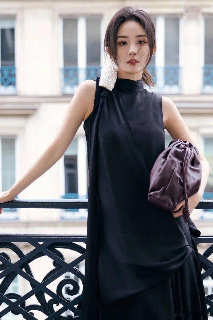 这竟然是幂姐，p得稍微有点儿过了[允悲] ​​​