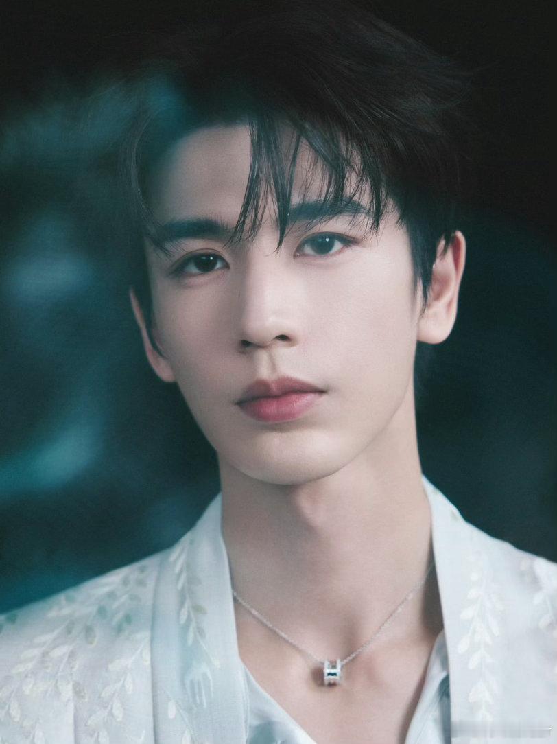 张凌赫这次是以张家玮的身份交流 张凌赫你真的很会。不说那些套话不整那些虚的，就简