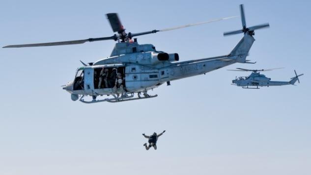 美专家：美特种部队在台海附近练空降，遇上解放军六代机，全是活靶子
美国海军特种作