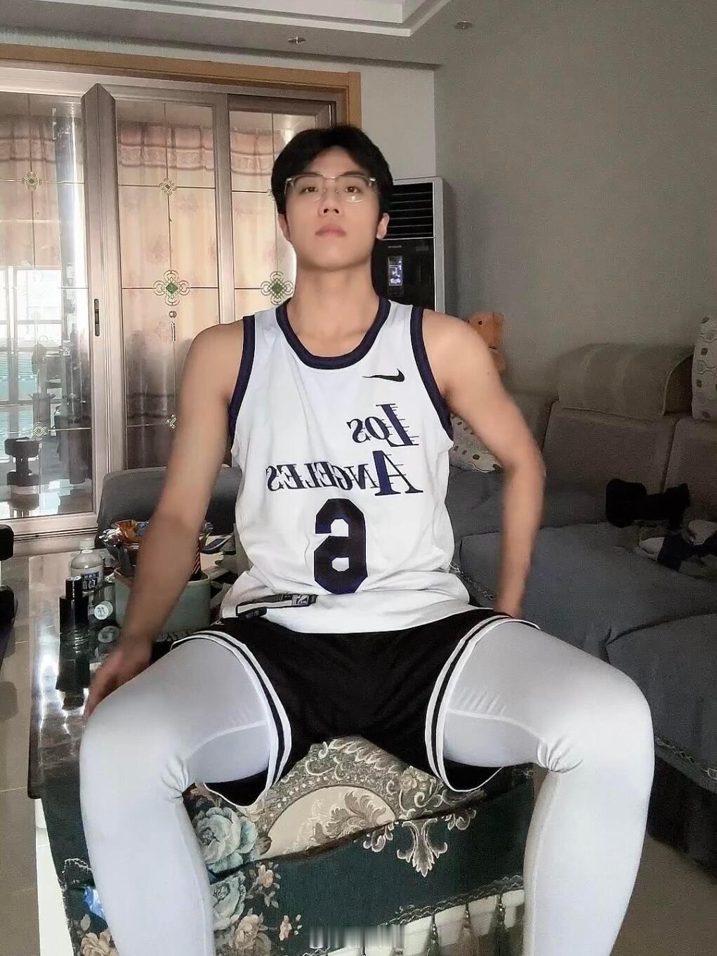 戴眼镜还是不戴眼镜？传送门丨亿只蚺 ​​​