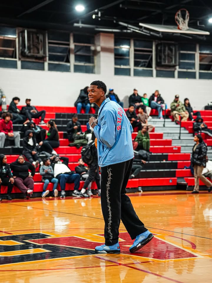 索伯社媒分享个人照片并配文：从未抱怨上场时间减少