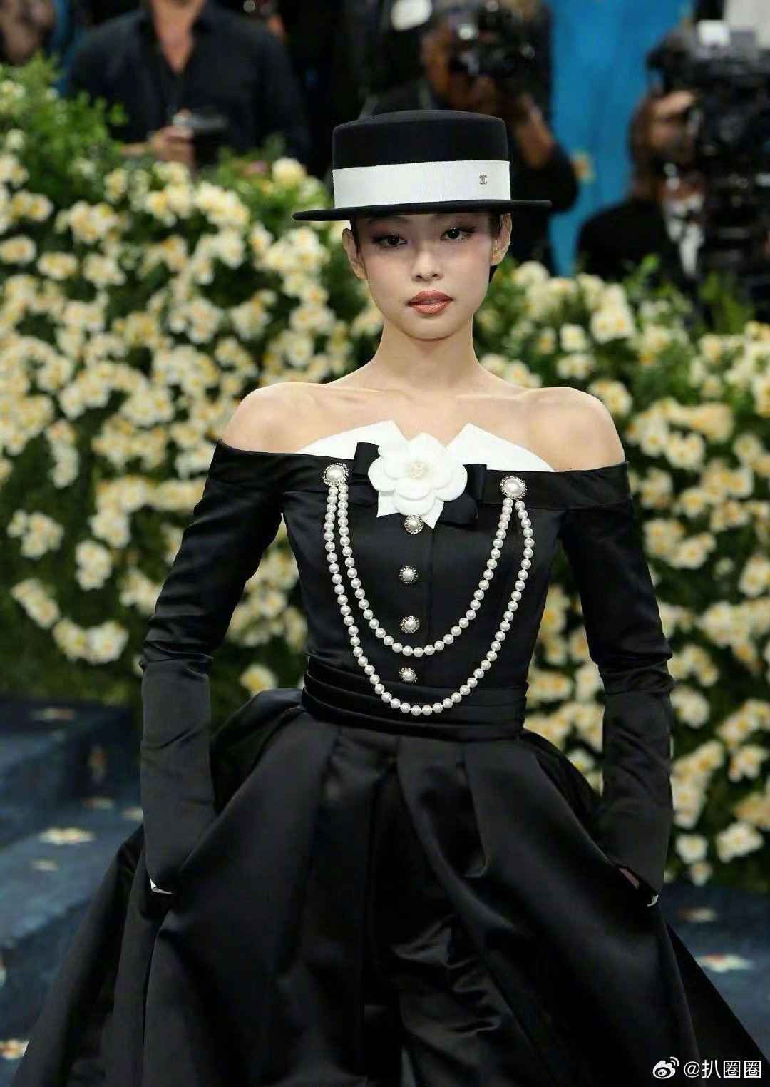 Lisa、Jennie、朴彩英亮相今年的MetGala，造型可不可～ ​​​