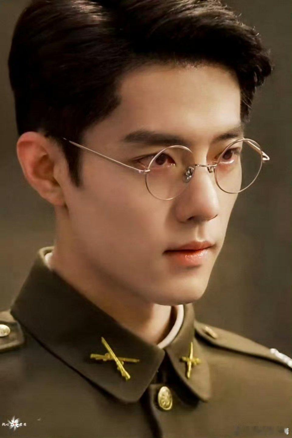 肖战小城良方未播先火天呐，谍报温柔乡还余温袅袅，爬子已经奔到亮亮怀里了，那少白留