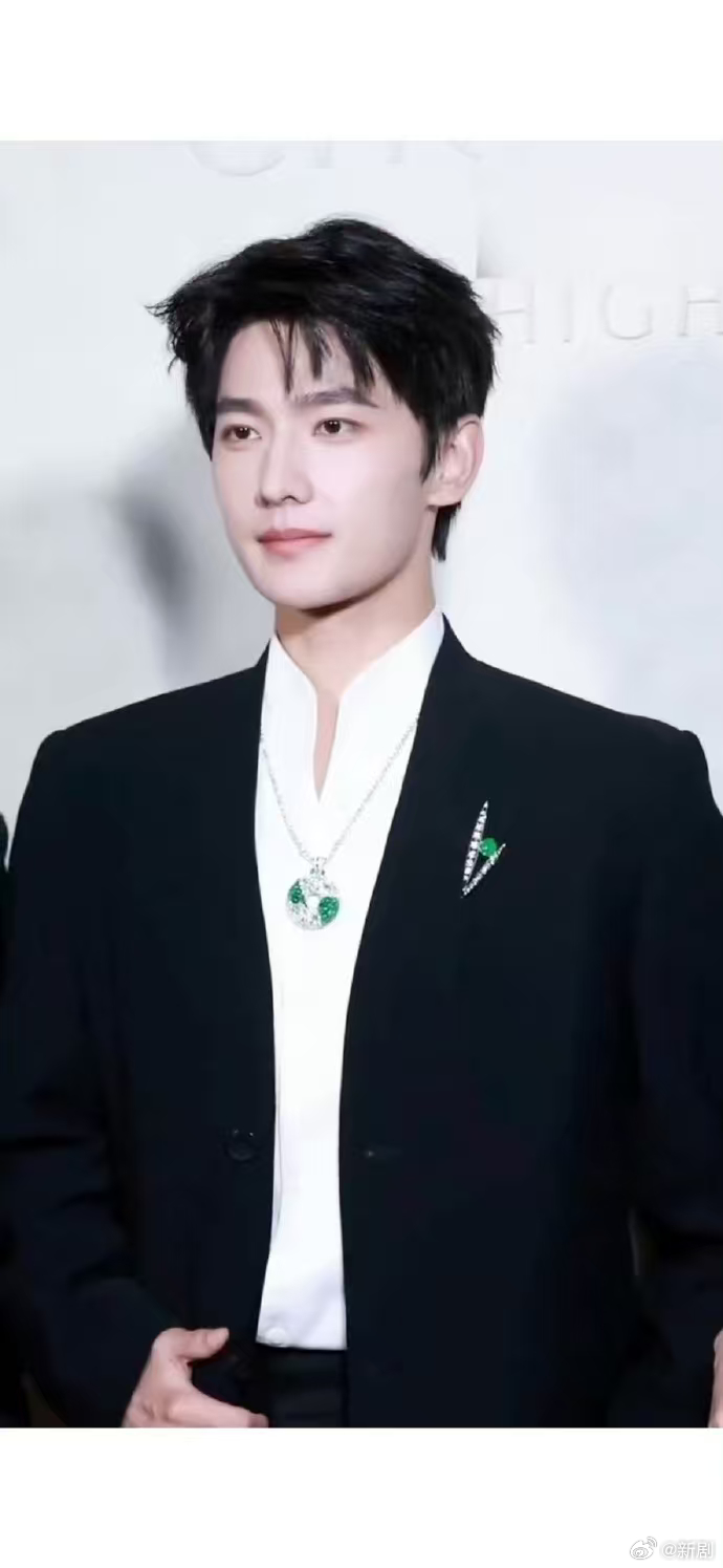 杨洋的疏离感杨洋眉眼干净温柔的顶级大明星 杨洋的疏离感，杨洋眉眼干净温柔的顶级大