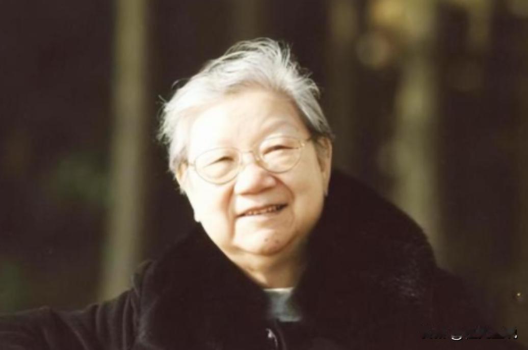 毛岸英牺牲后，刘思齐频繁到中南海看望公公毛主席，不料警卫员却把她的出入证没收。主
