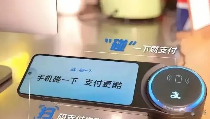 不管你信不信，预计2026年会有几件事要悄然发生：
1、退休金会随着政策更大力度