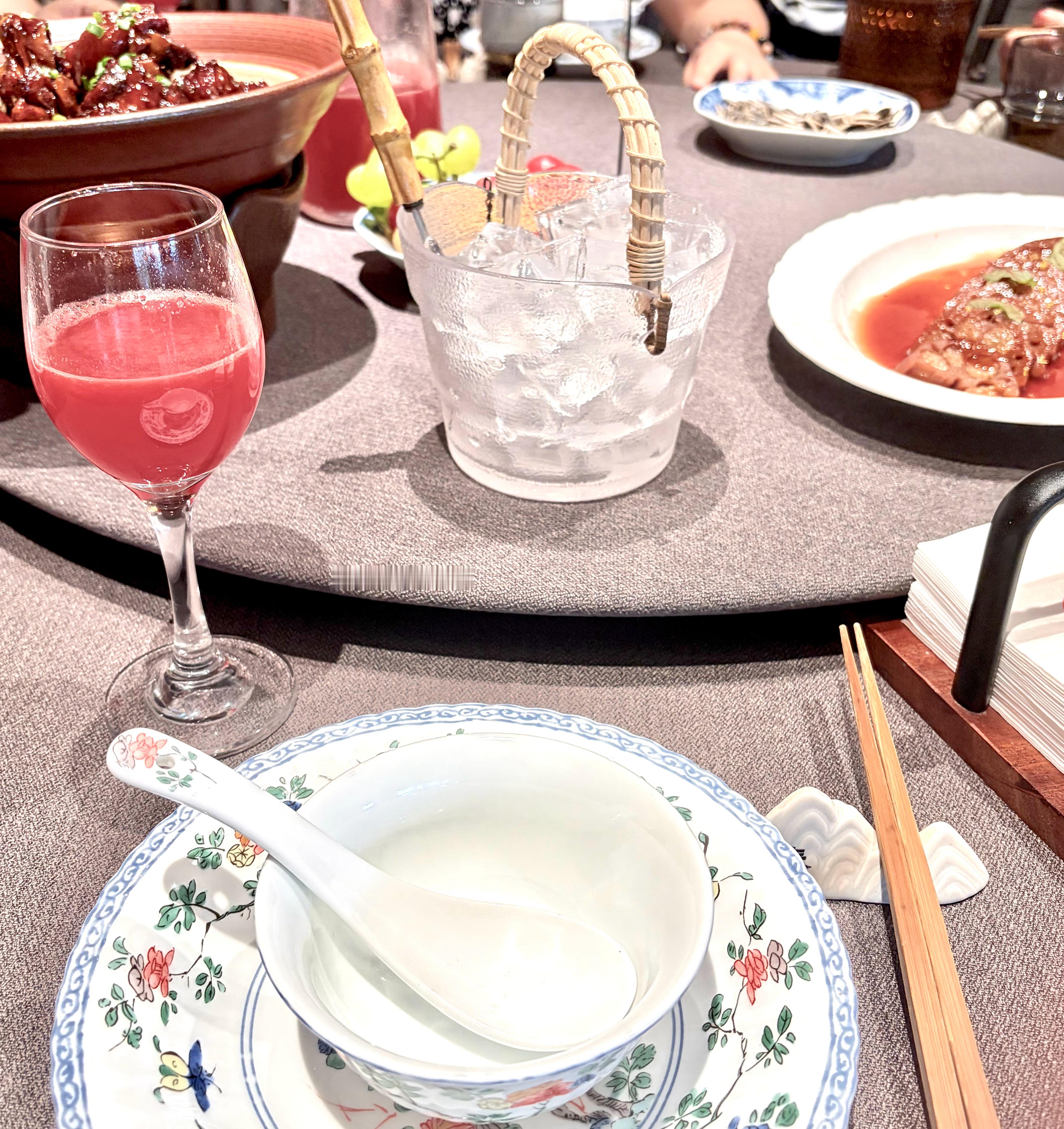 当天根本定不到包厢的餐厅tt 