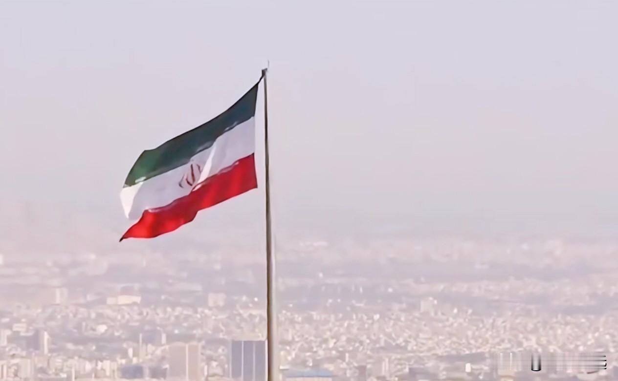 伊朗这次全国性断网真挺让人唏嘘的，说白了就是内忧外患逼出来的无奈操作。

当地时