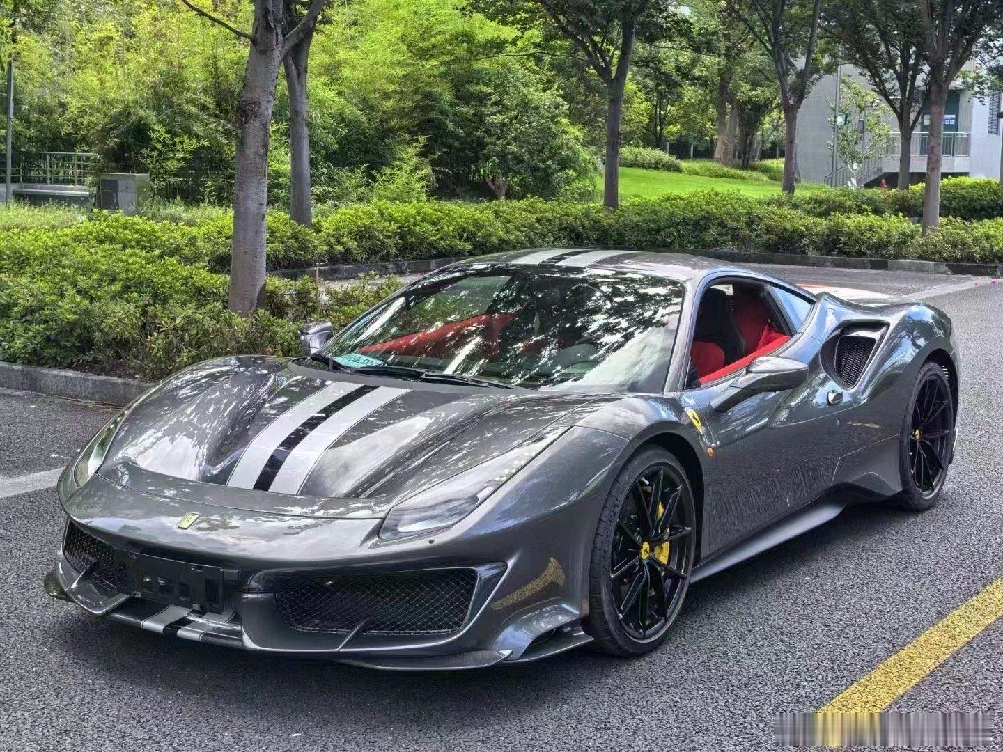 Ferrari 488Pista ，配置拉满 里外都是碳纤维 带JBL音响…… 