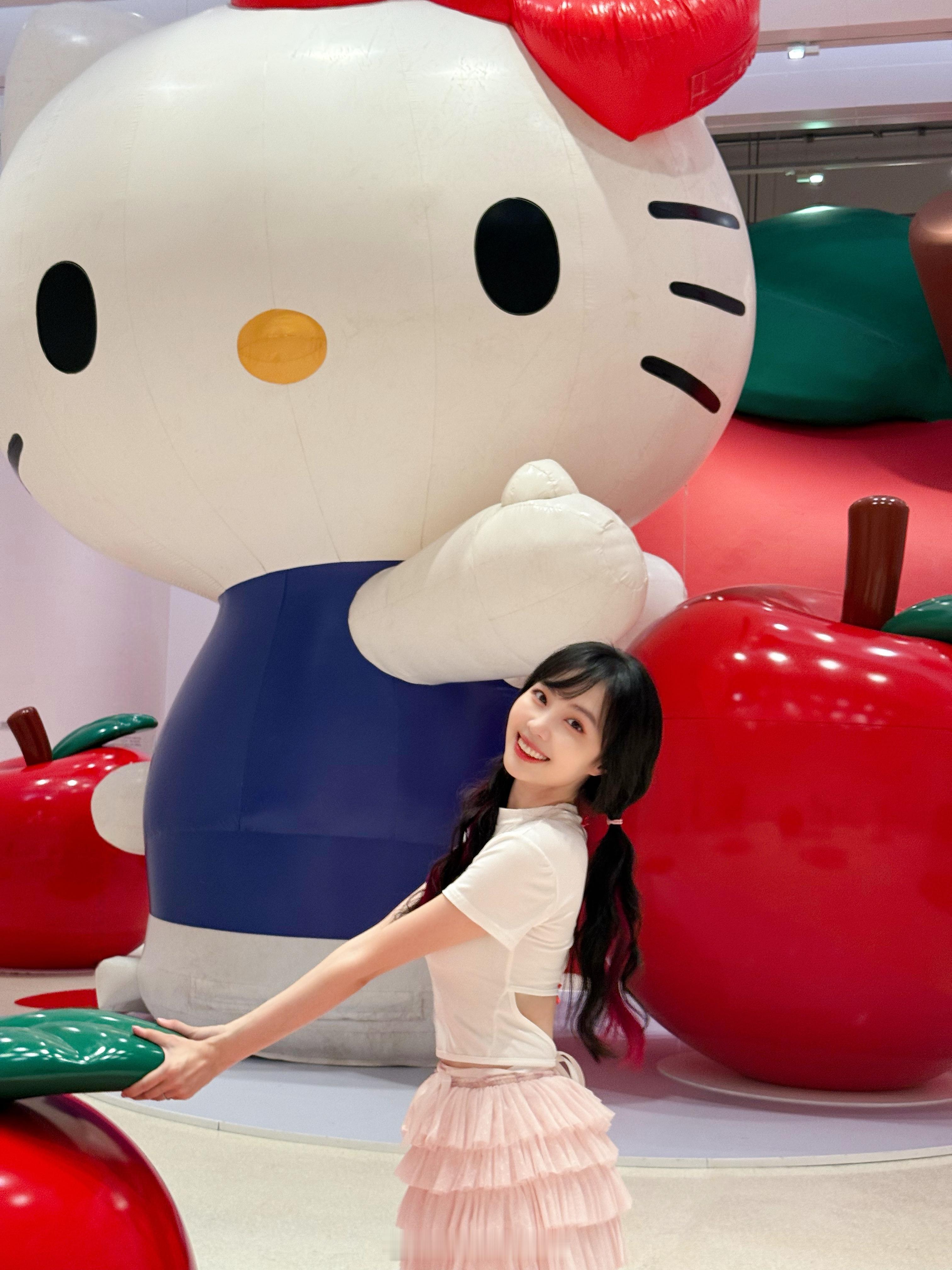 Hello Kitty🍎  ​​​