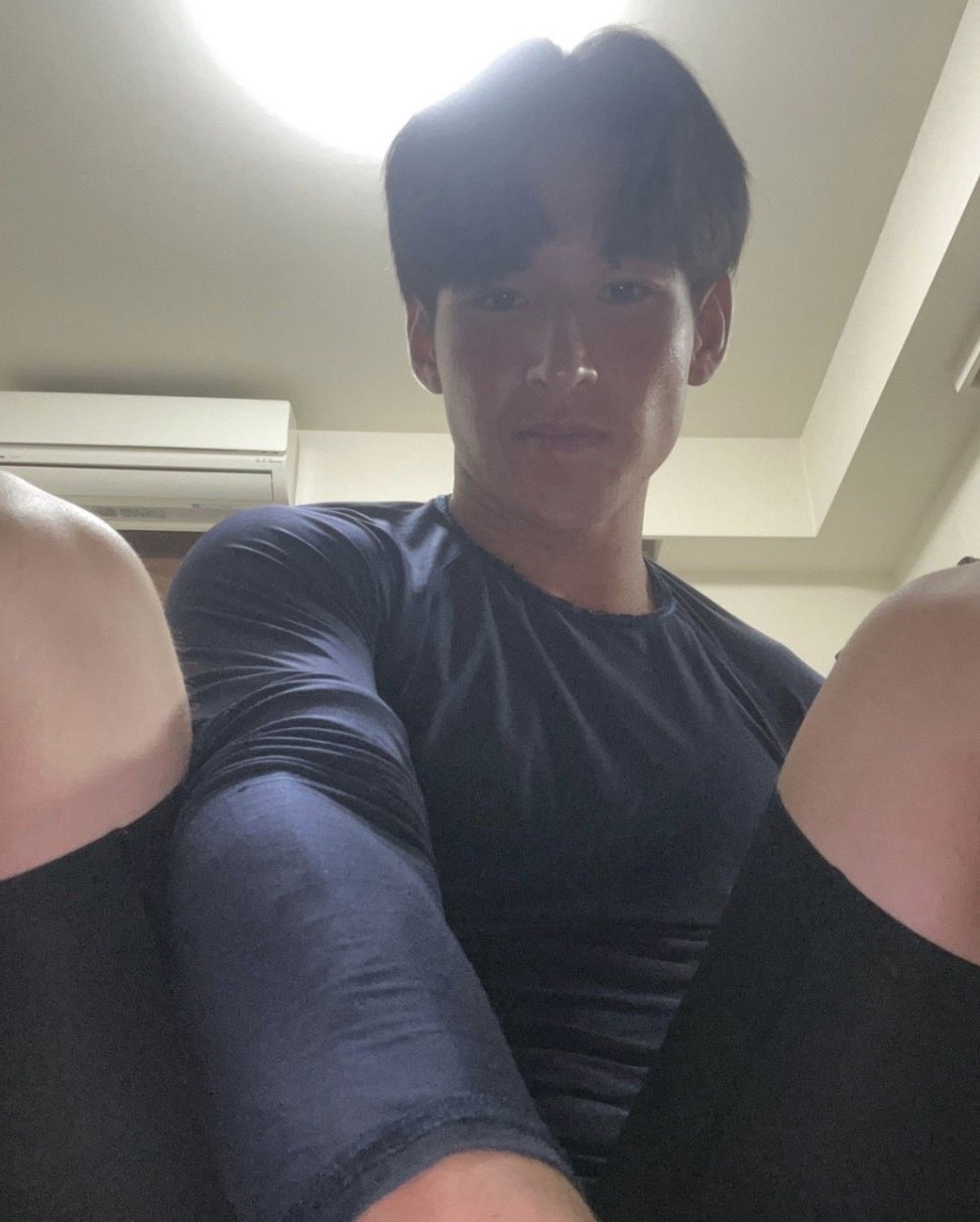 什么视角？亲亲帅哥