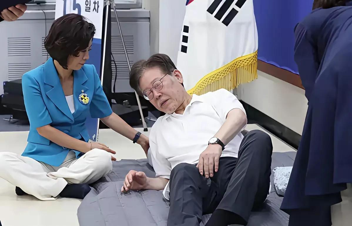 韩国总统李在明获得总统这个职位，可以说是来之不易，回想起个人经历，仍记忆犹新，他