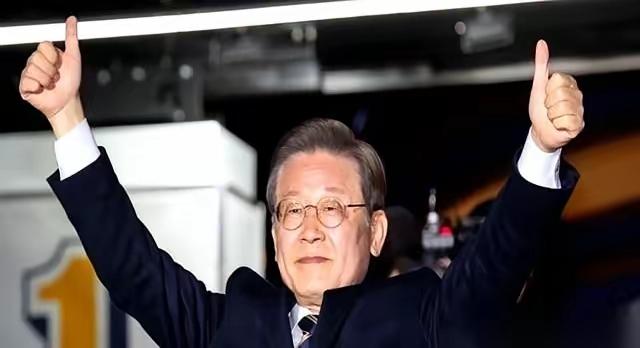 就在2025年9月26日，李在明干成了一件韩国历任总统做梦都不敢碰的事。他一锤定