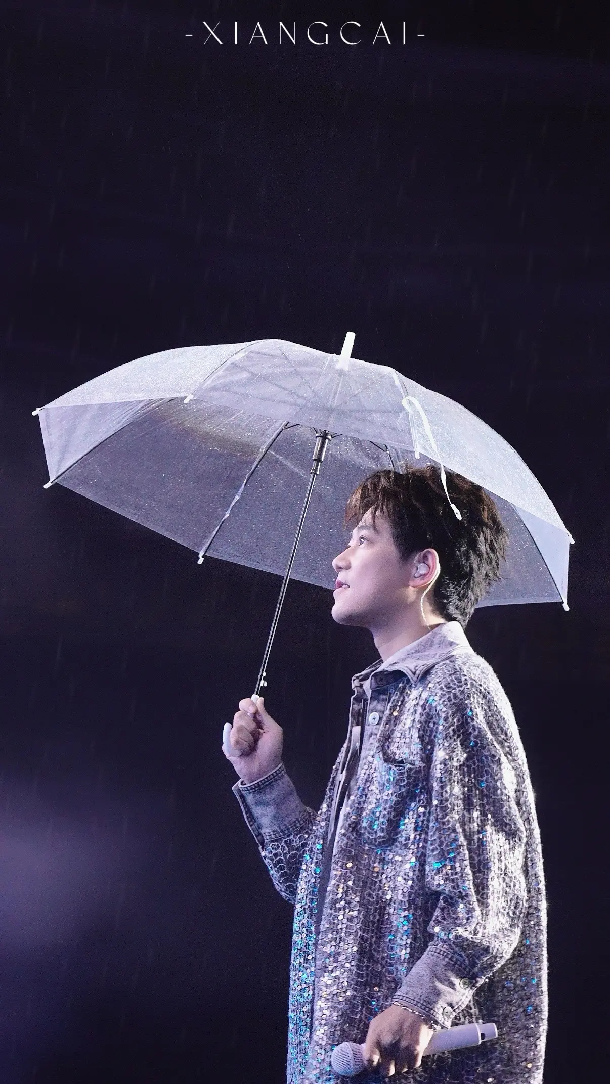 美神降临 连雨都偏爱这孩子。一起都会过去的