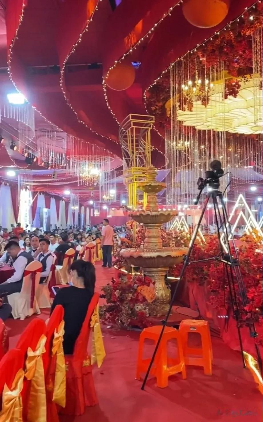 不同时代择偶标准大盘点:

50年代，不谈钱只谈个人品质，最好嫁给战斗英雄，全家