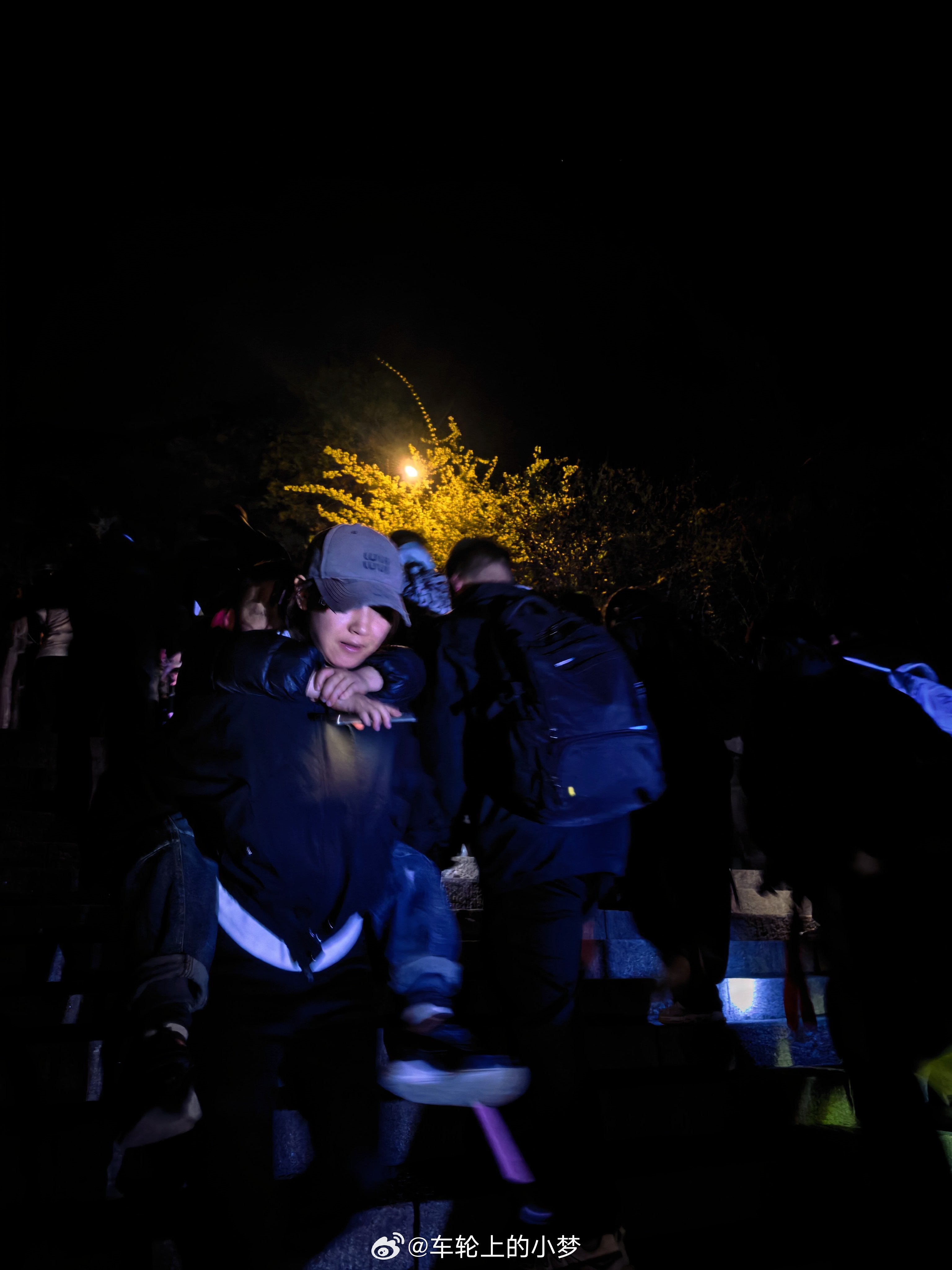 为母则刚。此为下山。为天下所有的母亲，点赞👍🏻 泰安·天下名山第一