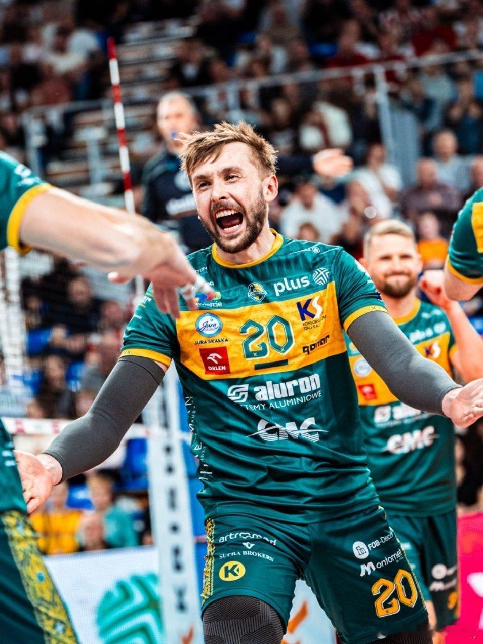 扎维尔切成为波超首支晋级季后赛的队伍。男排国际排坛动态