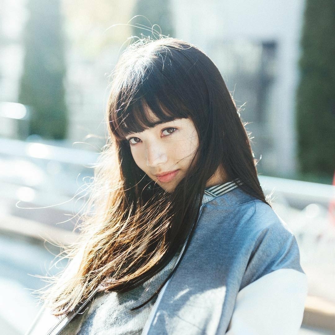 日娱新闻小松菜奈 小松菜奈相关杂志。 