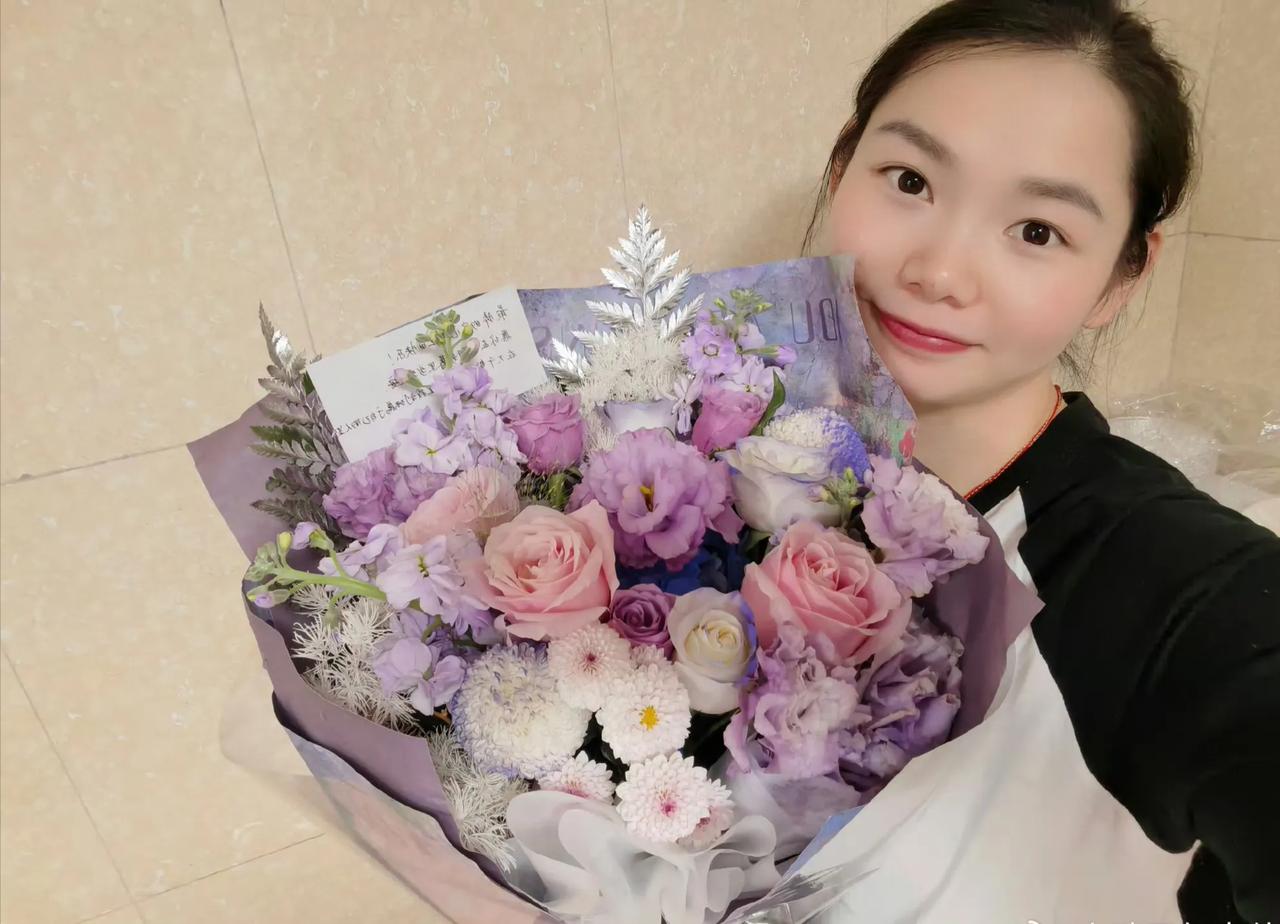 没想到但咱们的女乒队里孩有这么可爱的小姐姐，虽然没有奥运冠军那么耀眼！但是也是个