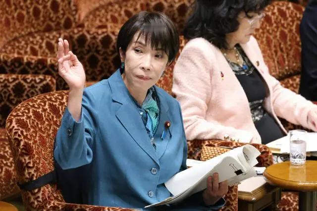高市早苗首次公开承认“发言过界”
高市早苗在12月16日日本参议院预算委员会上，