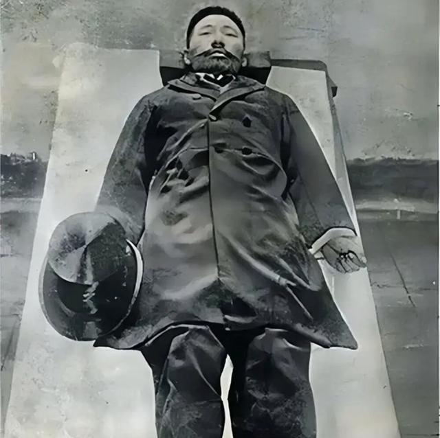 很多人只知道南京中山陵旁葬着廖仲恺、邓演达，却少有人知，还有位和他俩并称“民国三