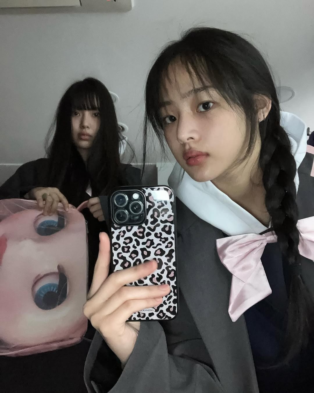 MINJI & HYEIN 🎀 ​​​