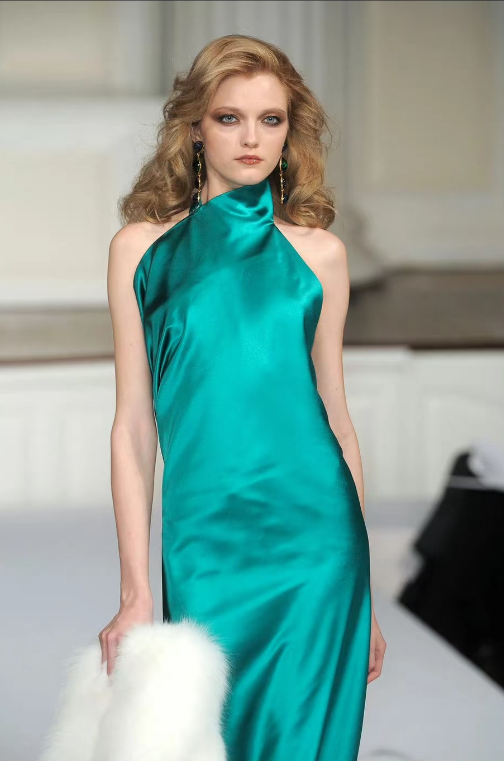 一汪静谧的湖水Oscar de la Renta FALL 2010 READY